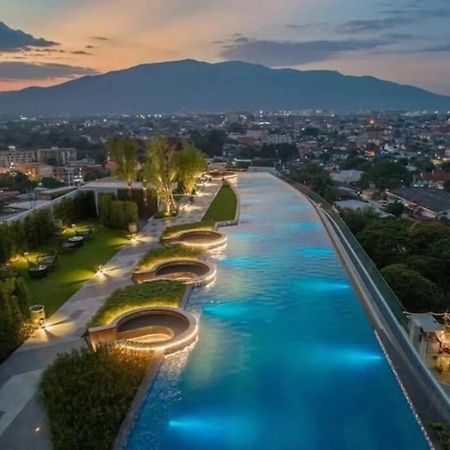 Modern Style Room With Sky Pool 古城边天际泳池公寓 شيانغ ماي المظهر الخارجي الصورة