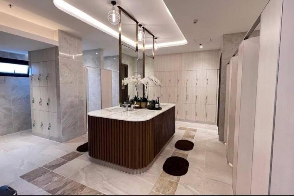 Modern Style Room With Sky Pool 古城边天际泳池公寓 شيانغ ماي المظهر الخارجي الصورة