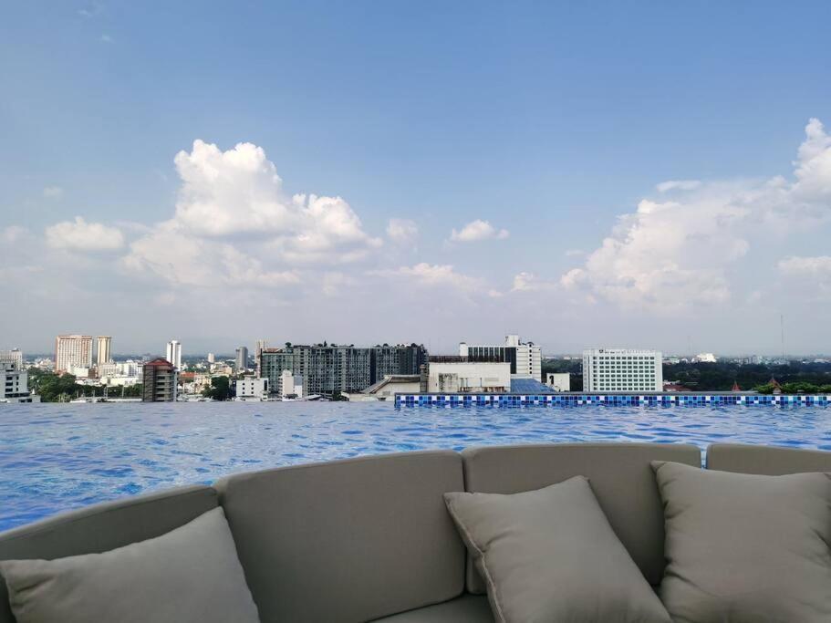 Modern Style Room With Sky Pool 古城边天际泳池公寓 شيانغ ماي المظهر الخارجي الصورة