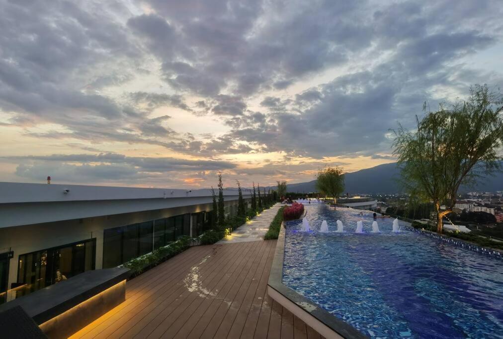 Modern Style Room With Sky Pool 古城边天际泳池公寓 شيانغ ماي المظهر الخارجي الصورة
