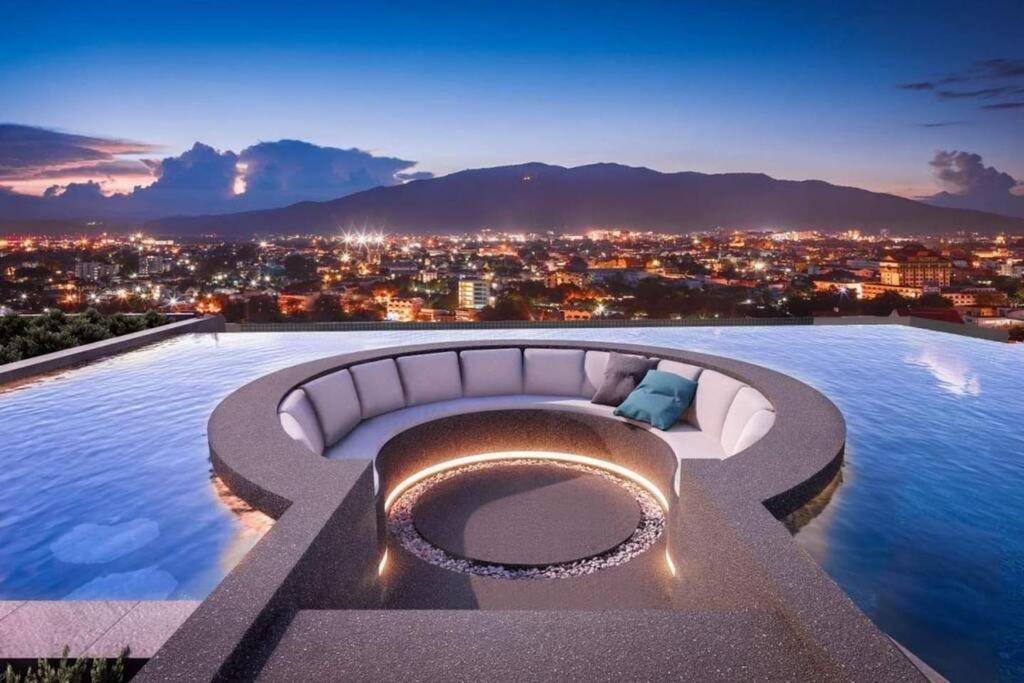 Modern Style Room With Sky Pool 古城边天际泳池公寓 شيانغ ماي المظهر الخارجي الصورة